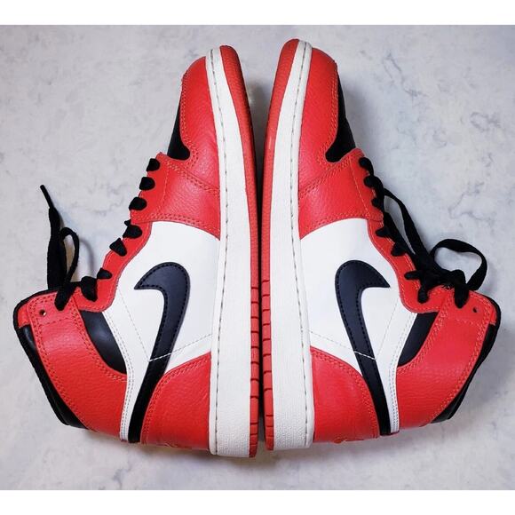 Nike Air Jordan 1 Retro High Rare Air Max Youth Sz. 5.5 Red & Black 705300-800 - Picture 8 of 16